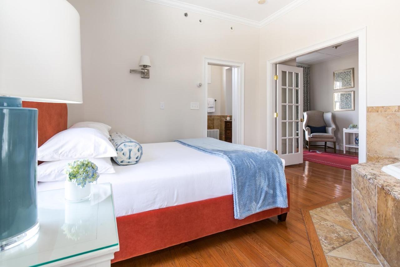 The Bayberry Bed and breakfast Newport