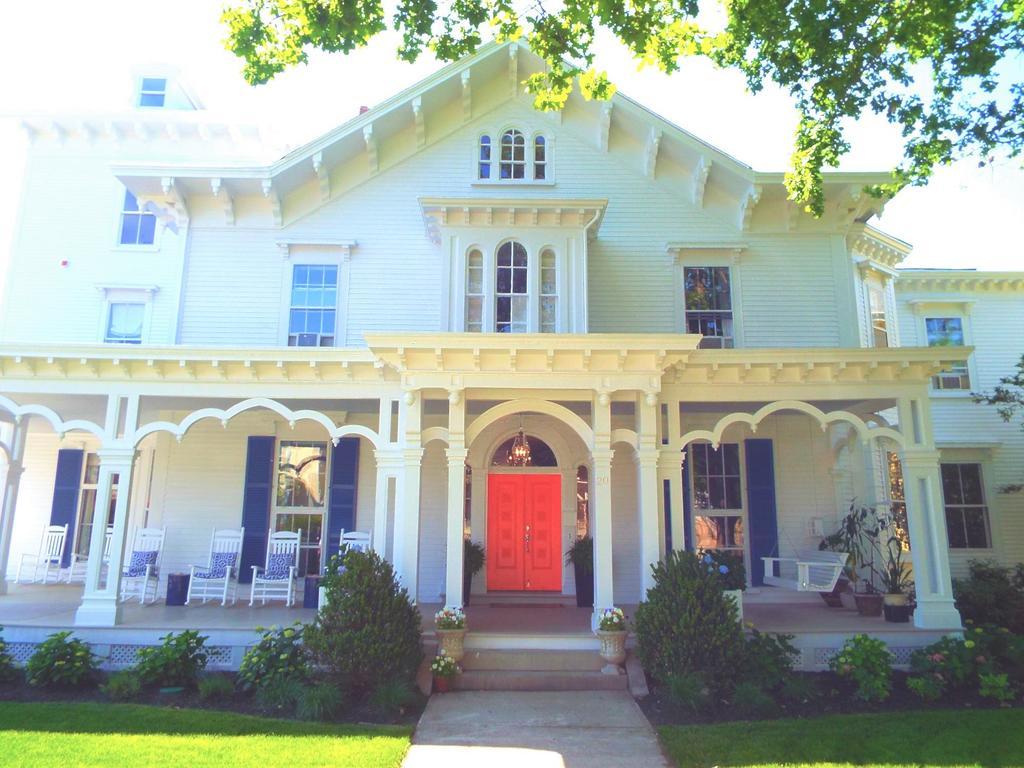 The Bayberry Bed and breakfast Newport